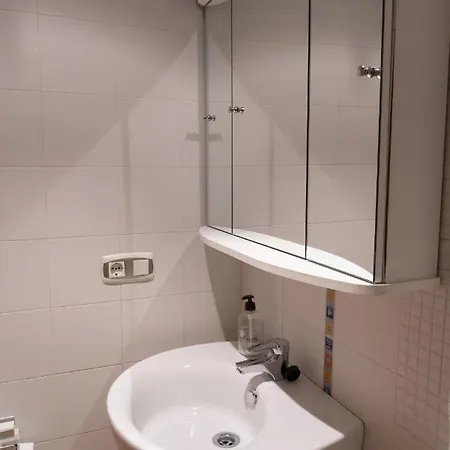 Acogedor En Frente Al Huca *